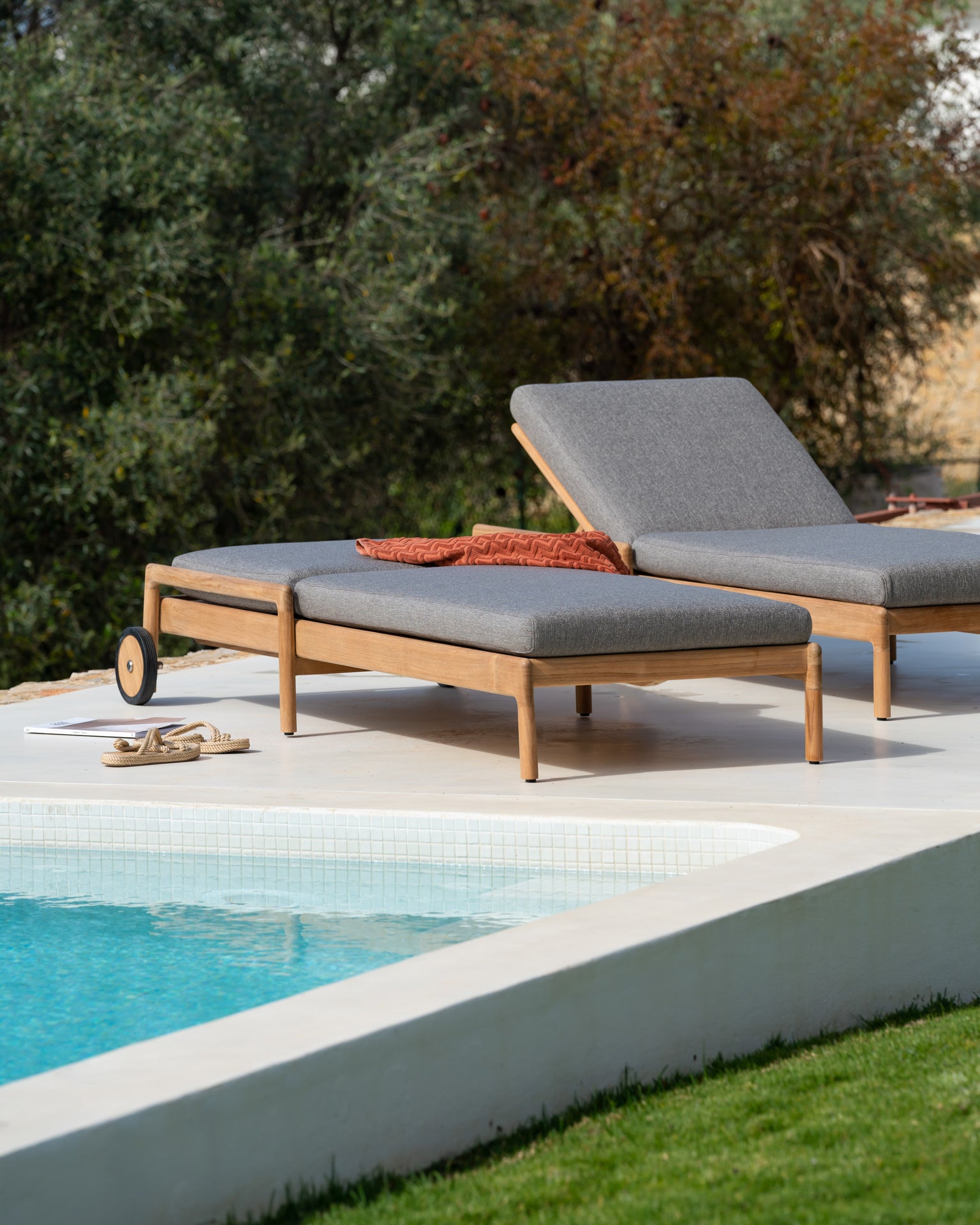 Teak-Jack-outdoor-lounger-cushion-lounger-mocha-Goode-Studio