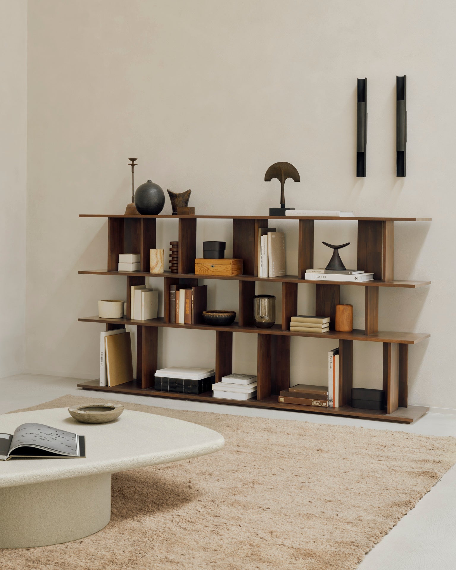 Irregular-rack-teak-brown-Elements-coffee-table-Dunes-rug-cumin-Pisa-object-Goode-Studio