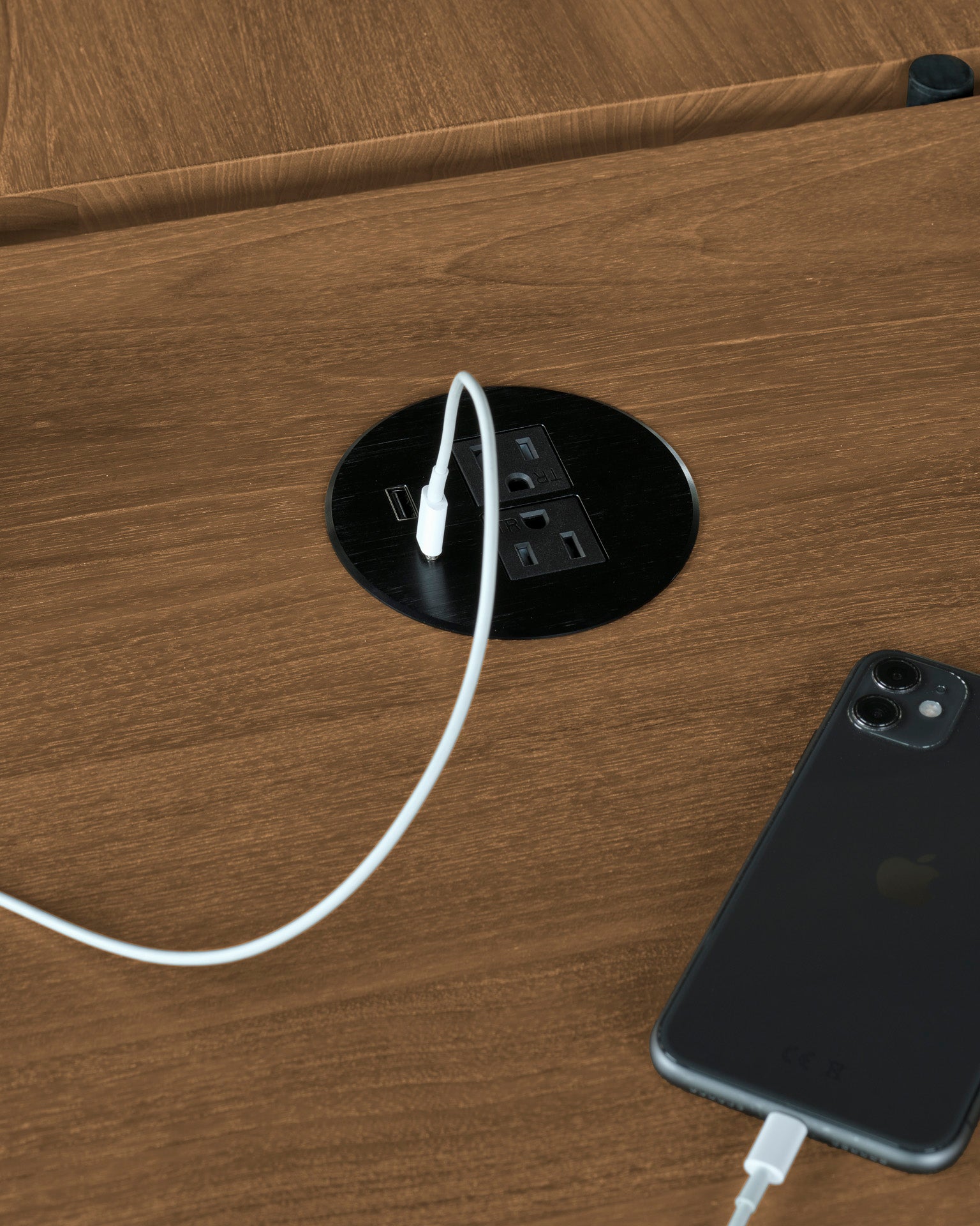 Power-Circle-black-NEMA-5-15-15A-Goode-Studio