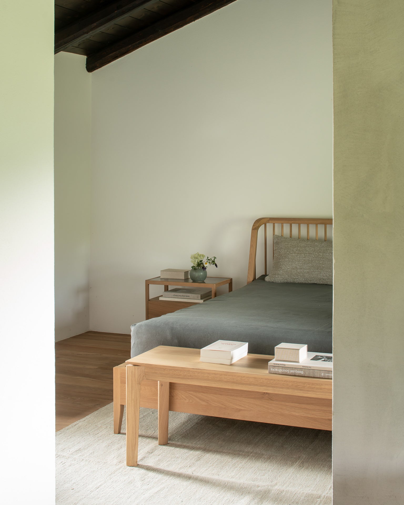 Spindle-bed-bok-bench-Oak-Goode-Studio