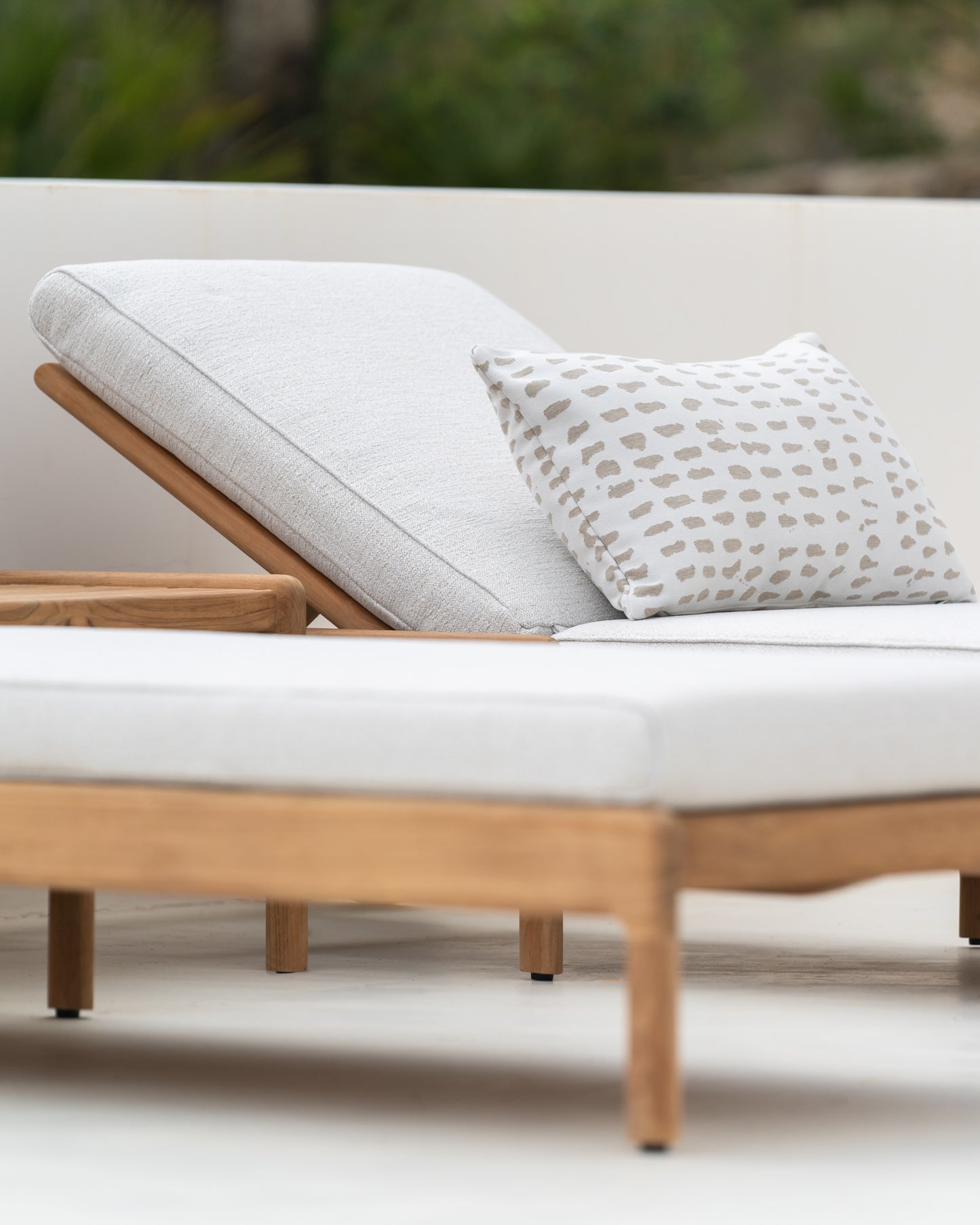 Teak-Jack-outdoor-lounger-cushion-lounger-off-white-cushion-white-dots-Goode-Studio