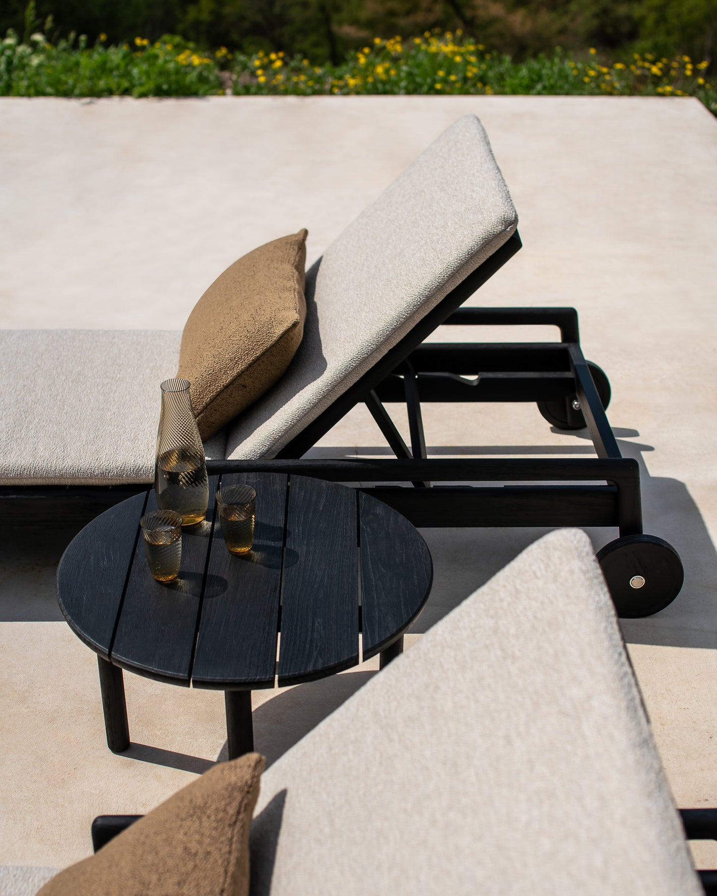 Jack-adjustable-lounger-thin-cushion-natural-Nomad-cushion-cumin-Quatro-side-table-Goode-Studio