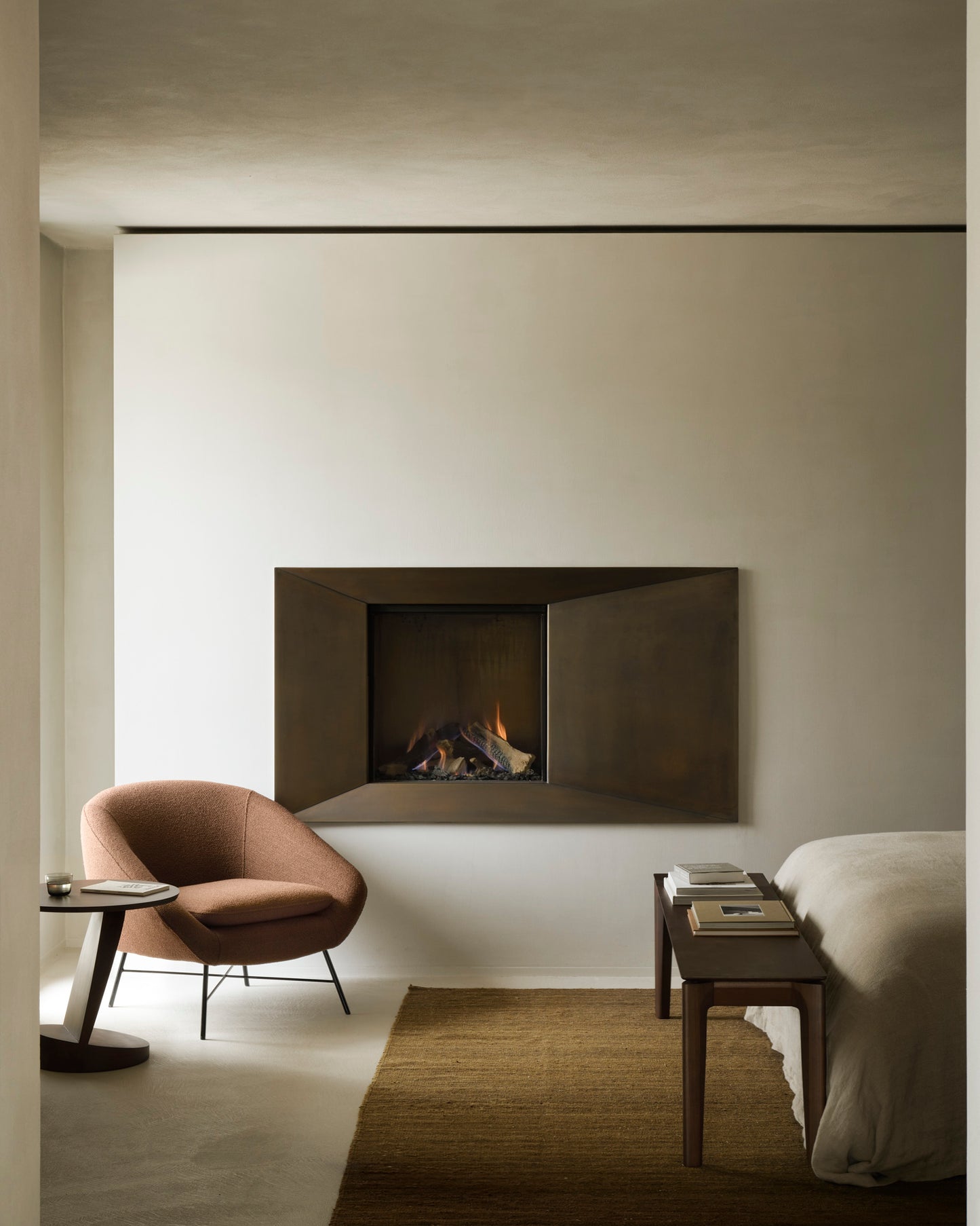 Barrow-lounge-chair-Oblic-side-table-teak-brown-Bok-bench-teak-brown-Nomad-rug-cumin-Goode-Studio