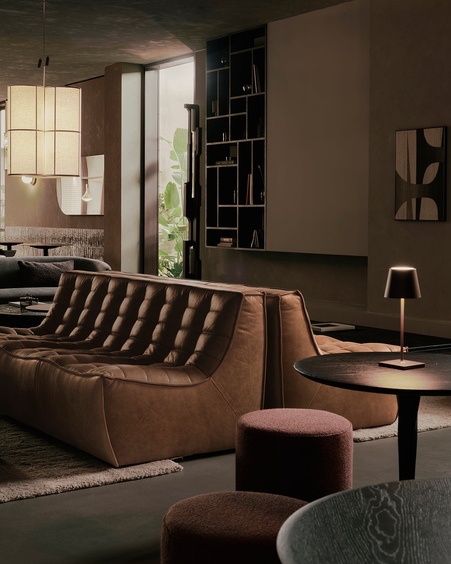 N701-modular-sofa-Chestnut-Dunes-rug-Sand-M-Rack-Black-Zuil-object-Black-Goode-Studio