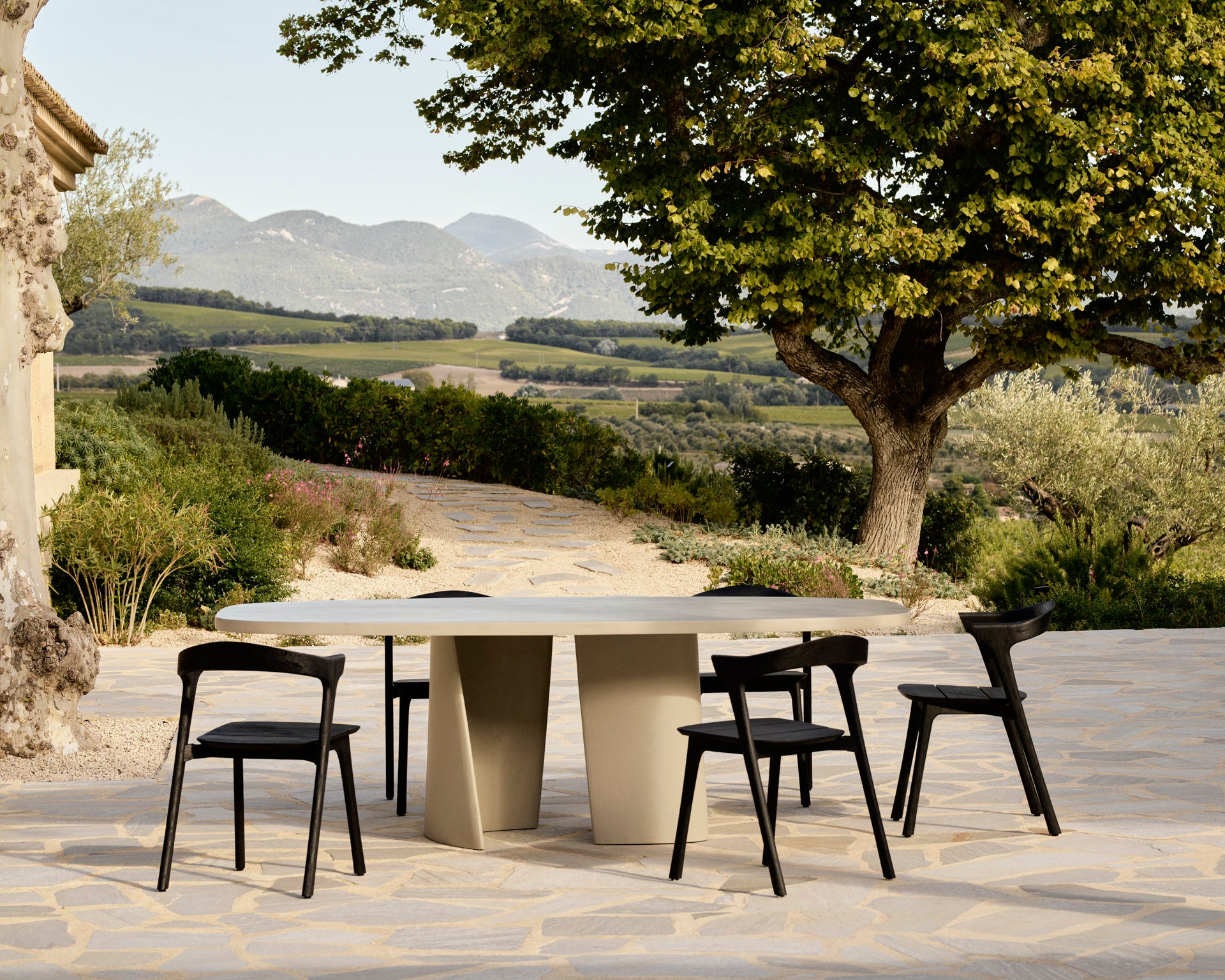 Canyon-outdoor-dining-table-Bok-outdoor-dining-chair-hor-Goode-Studio
