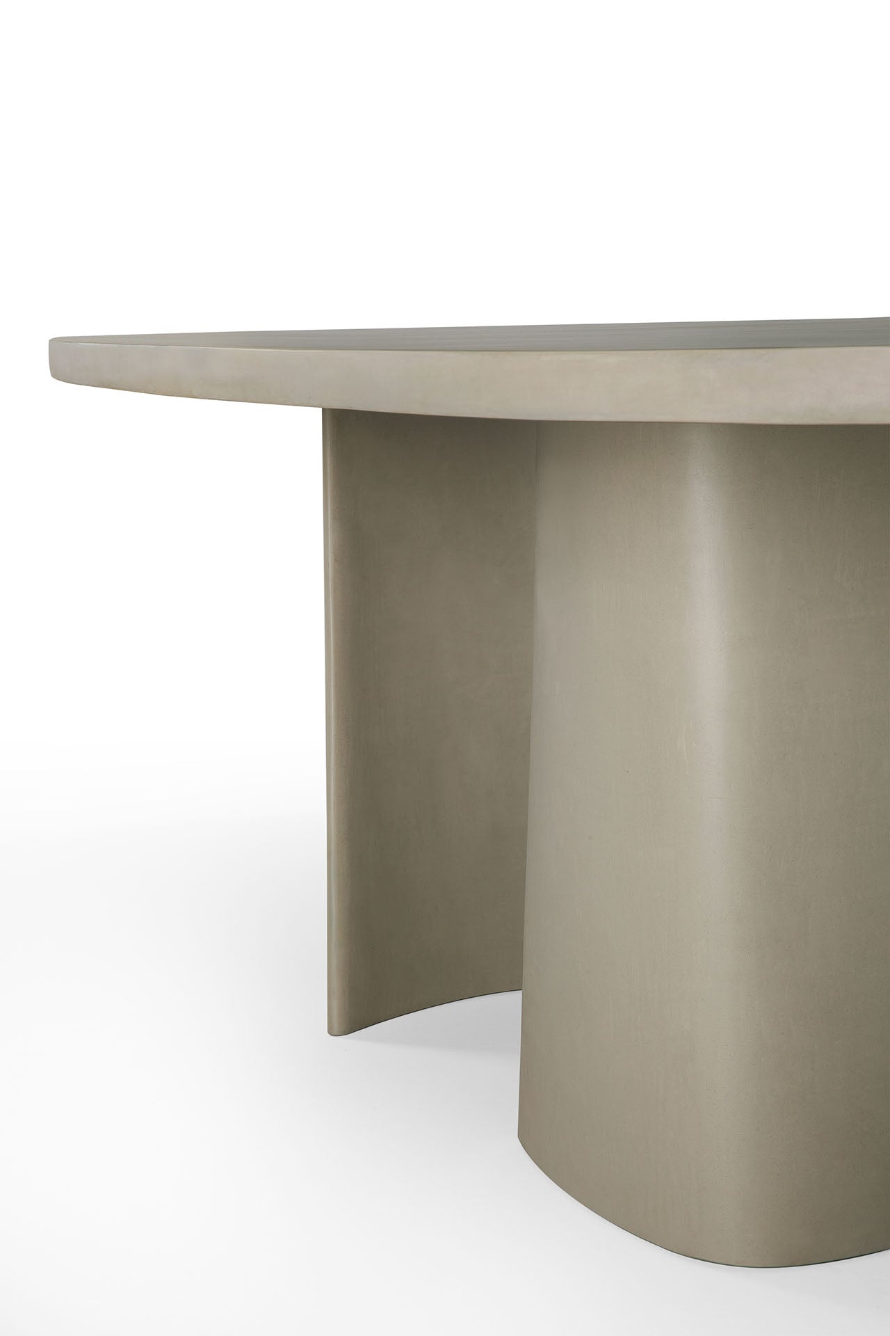 Canyon-outdoor-dining-table-concrete-Light-Grey-oval-cut-Goode-Studio