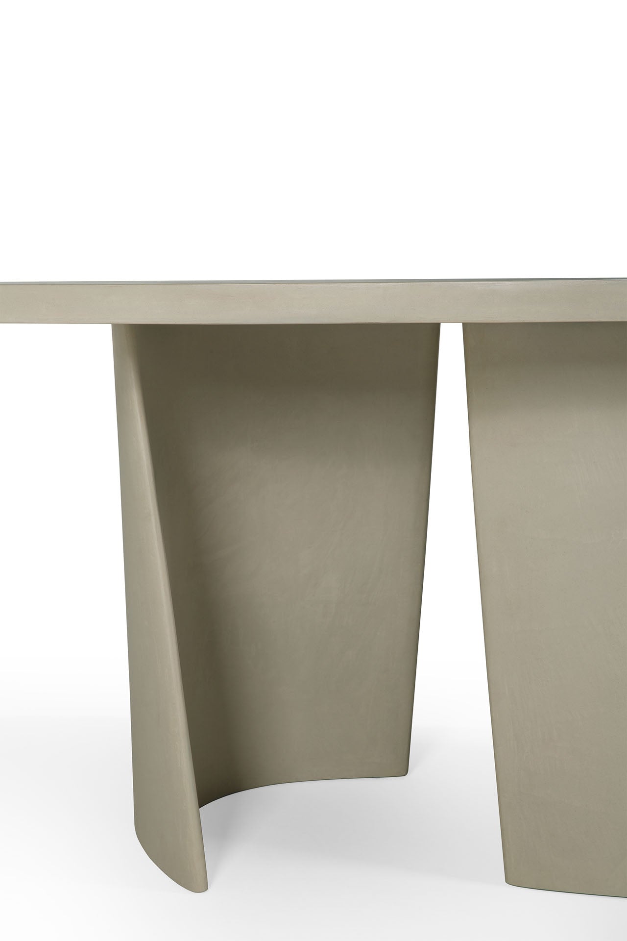 Canyon-outdoor-dining-table-concrete-Light-Grey-oval-cut-Goode-Studio