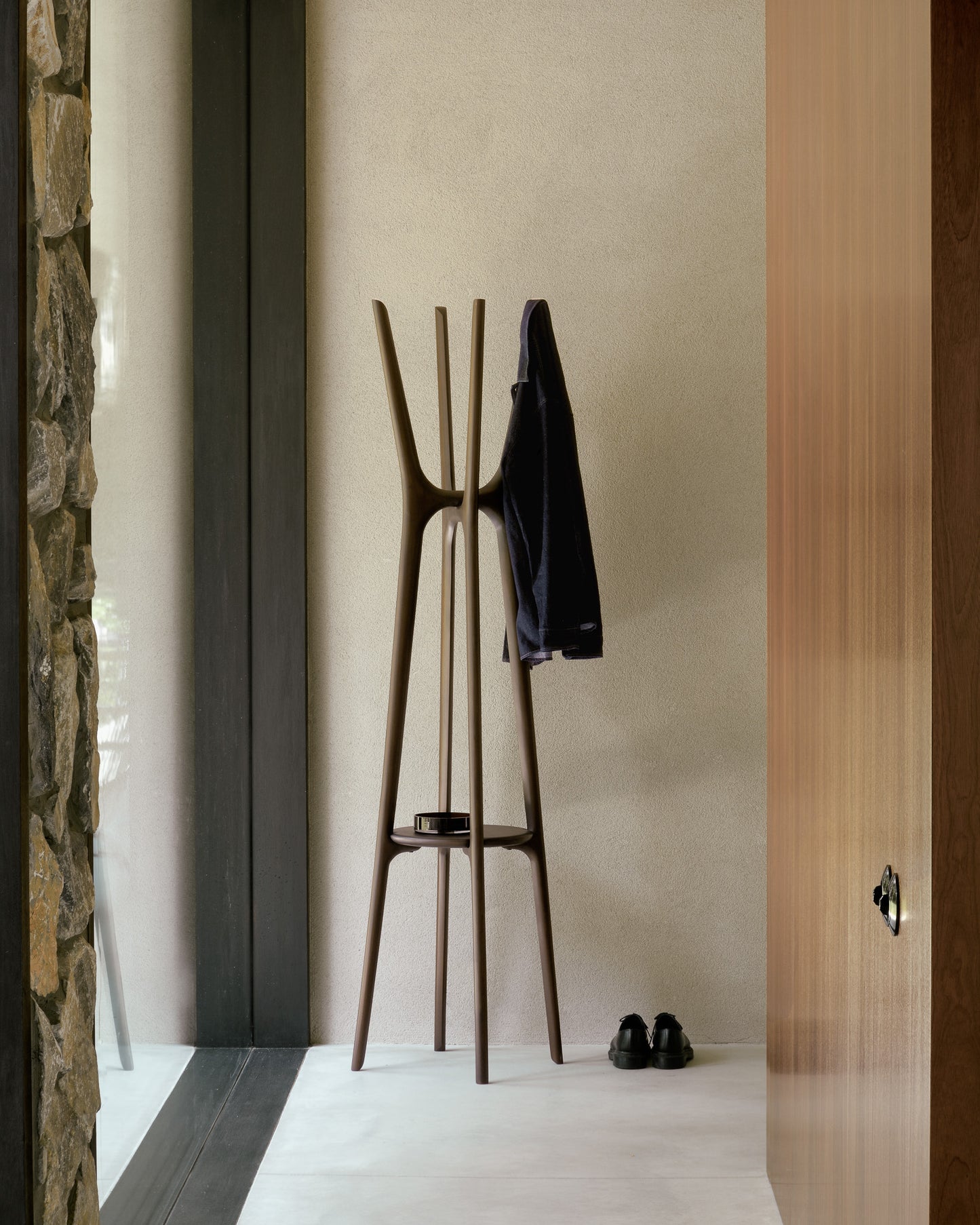 PI-coat-stand-mahogany-dark-brown-Goode-Studio