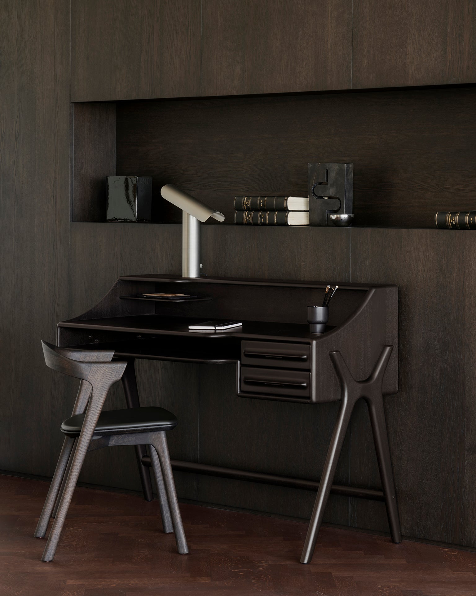 Flow-desk-varnished-mahogany-Rose-Brown-2-drawers-rectangular-Goode-Studio