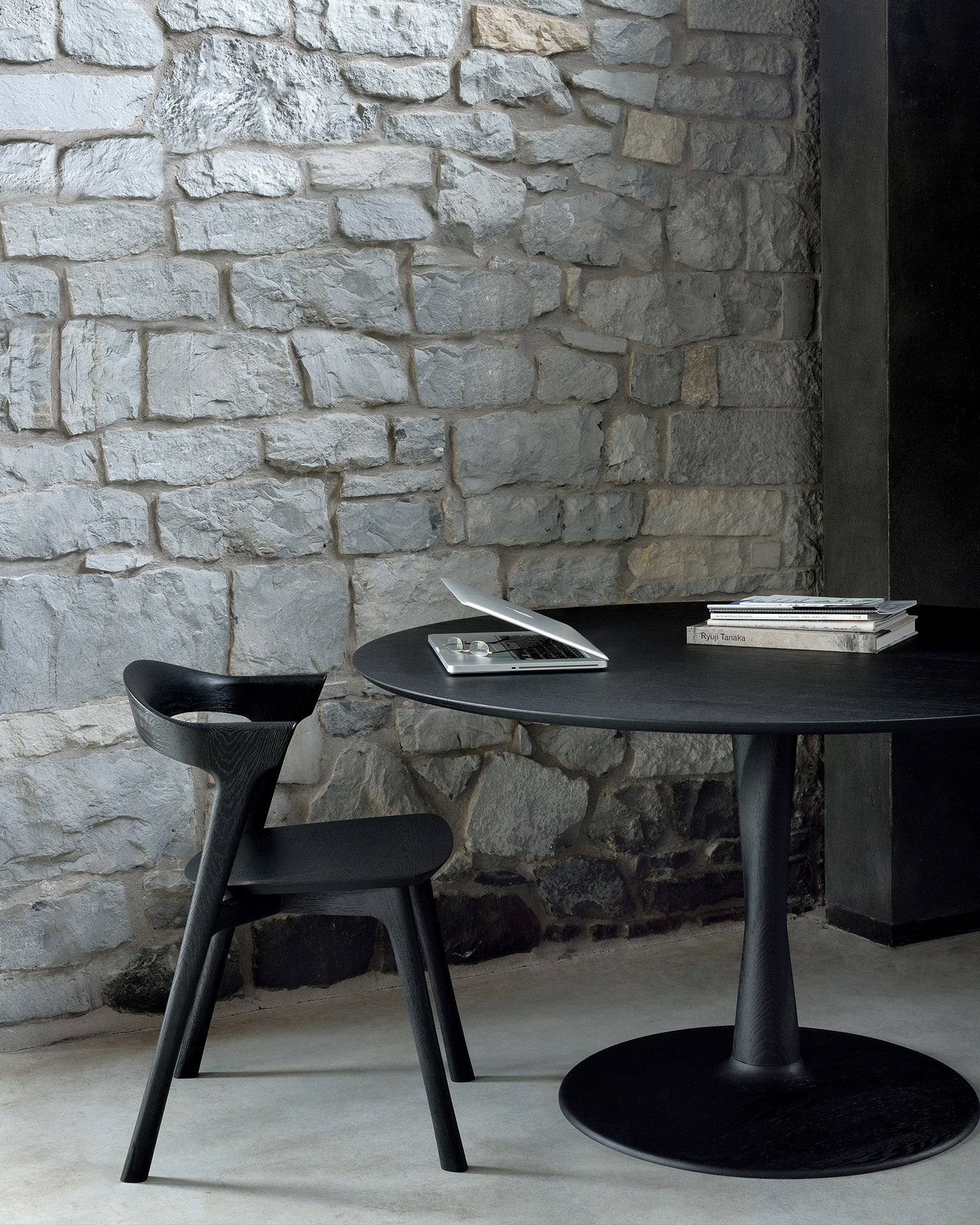 Torsion Dining Table Round, Oak Black - Goode Studio