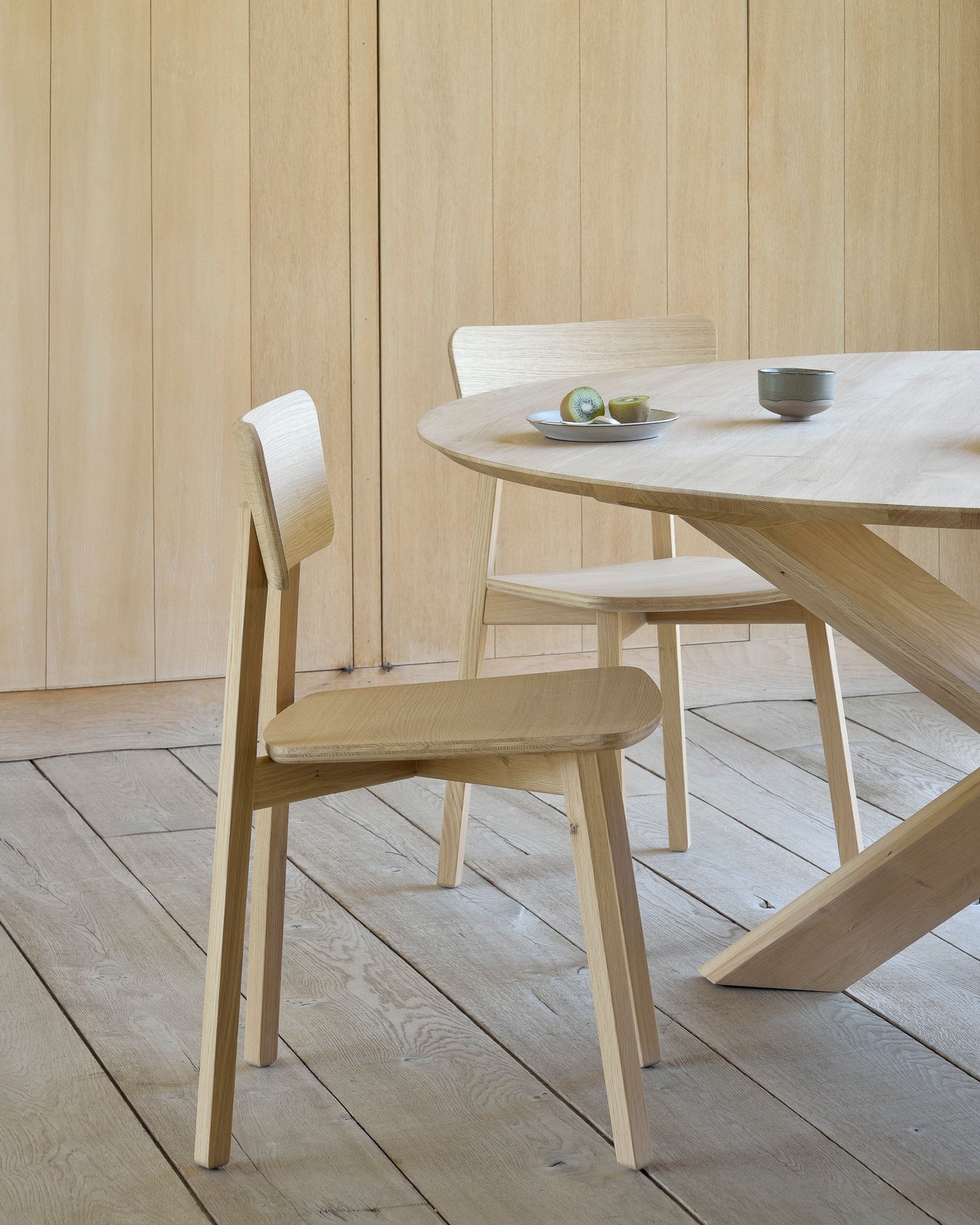 Oak-Circle-round-dining-table-Oak-Casale-dining-chair-Goode-Studio