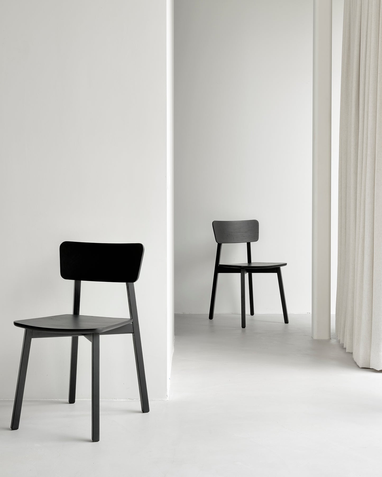 Oak-Casale-black-dining-chair-6-Goode-Studio