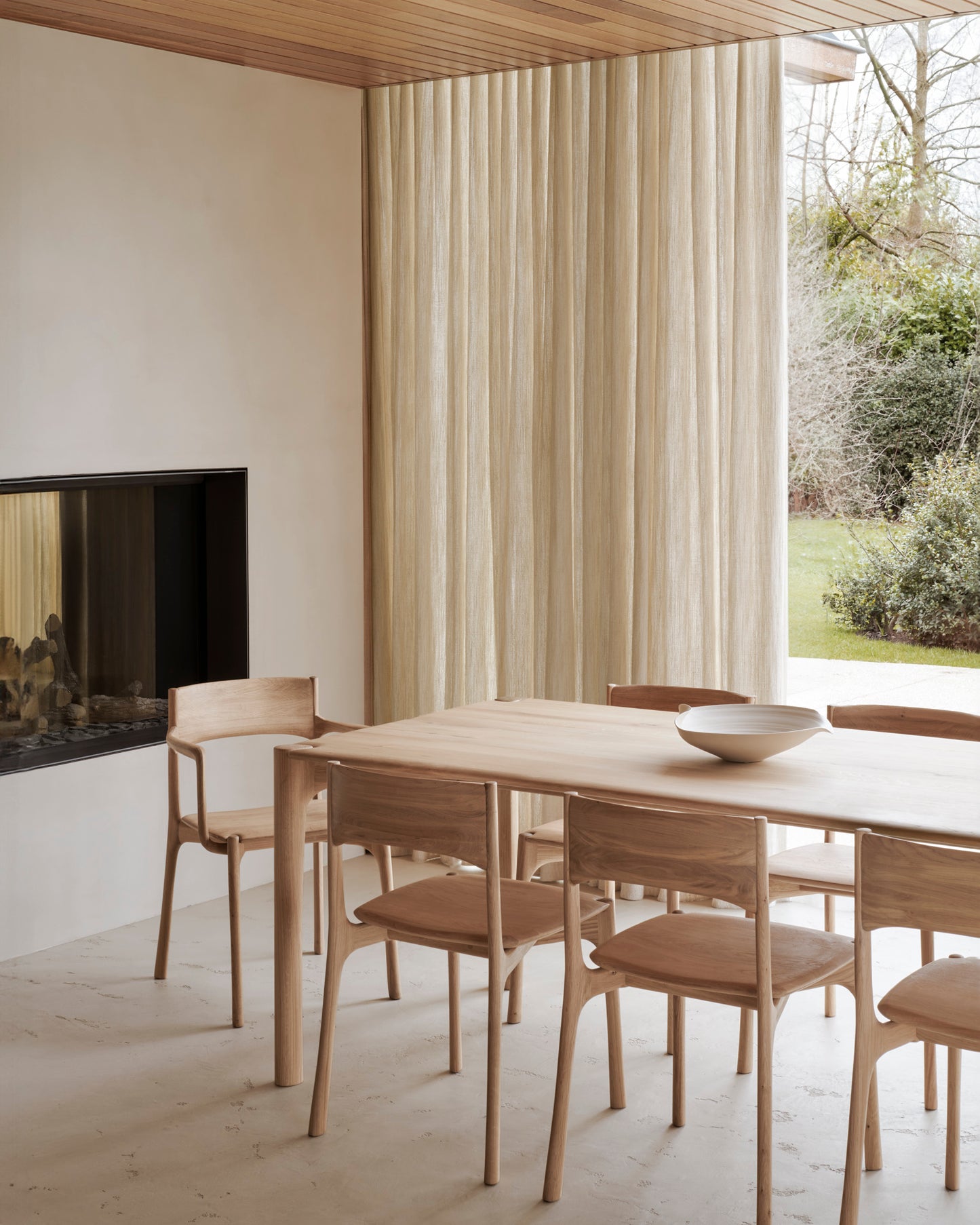 PI dining table oak for modern residential dining room
