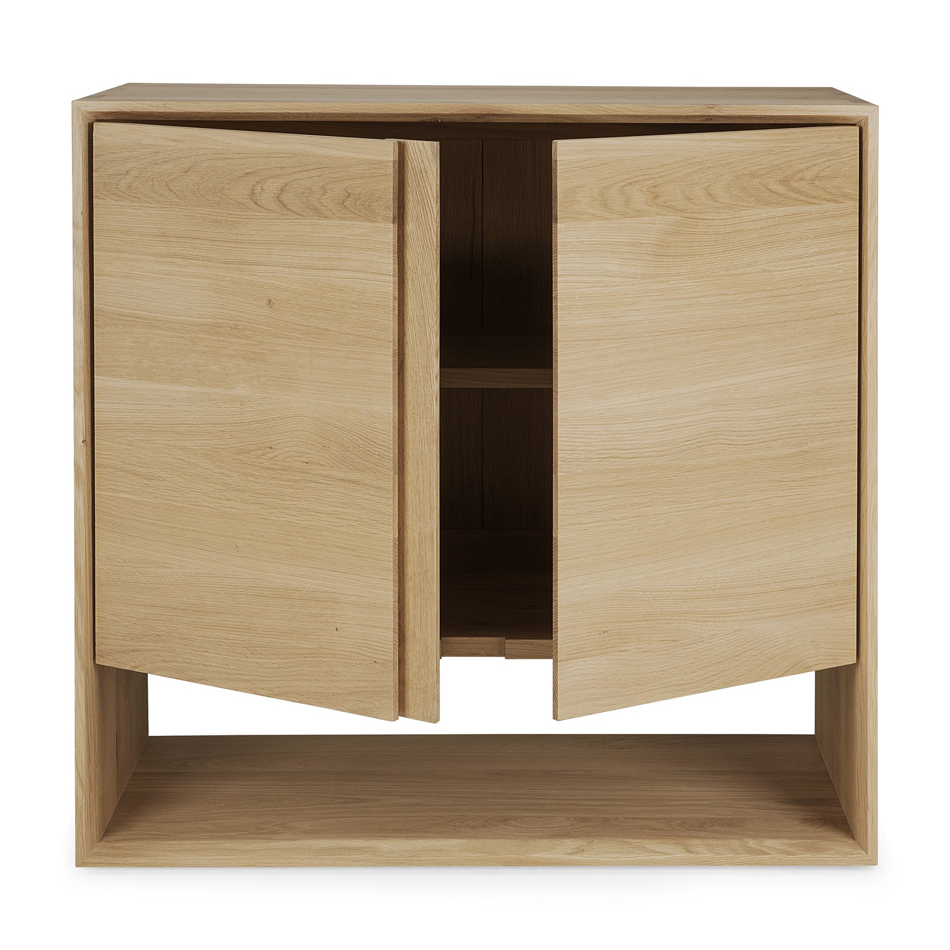 Nordic-sideboard-front02-cut-Goode-Studio