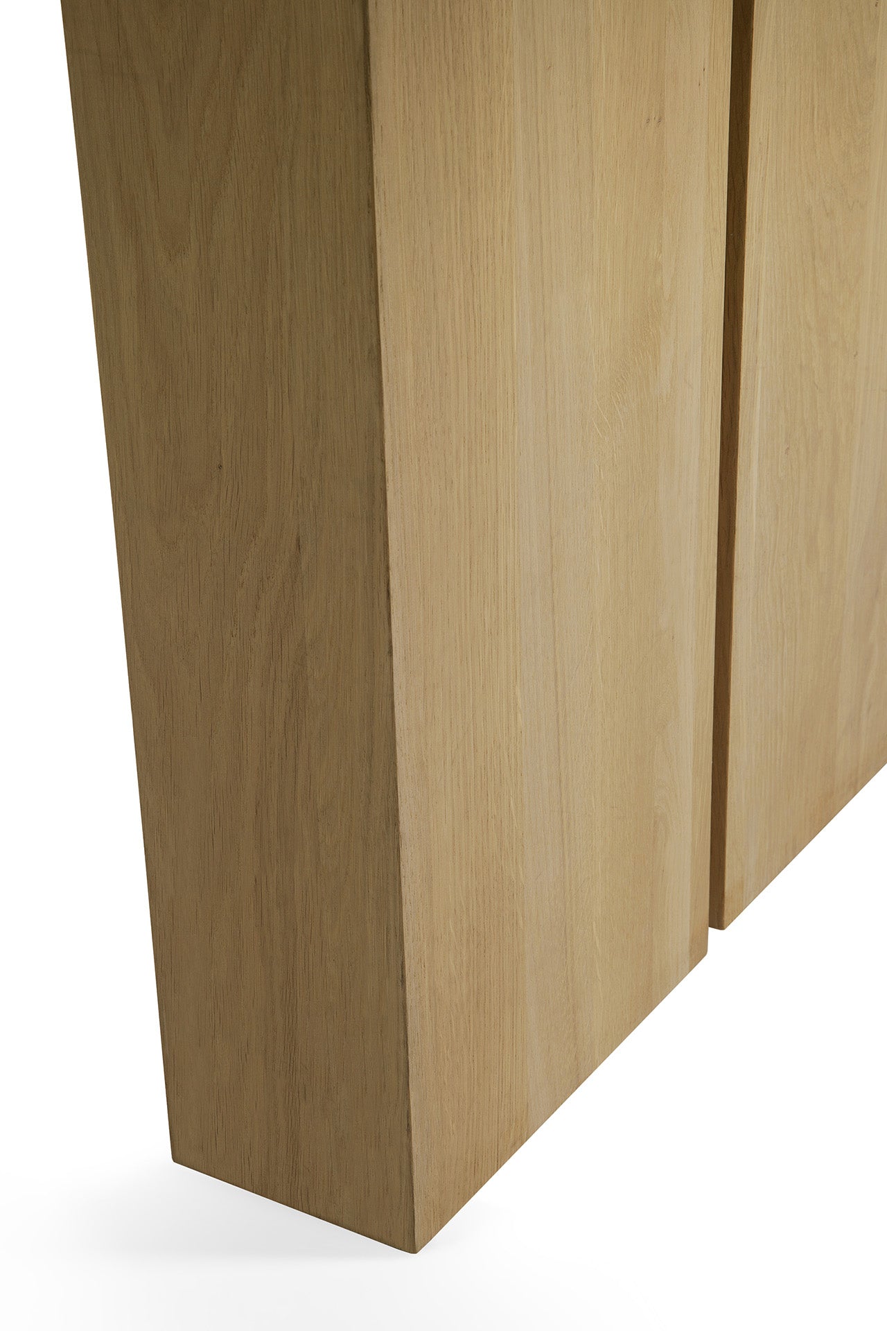Oak-Double-extendable-dining-table-Goode-Studio