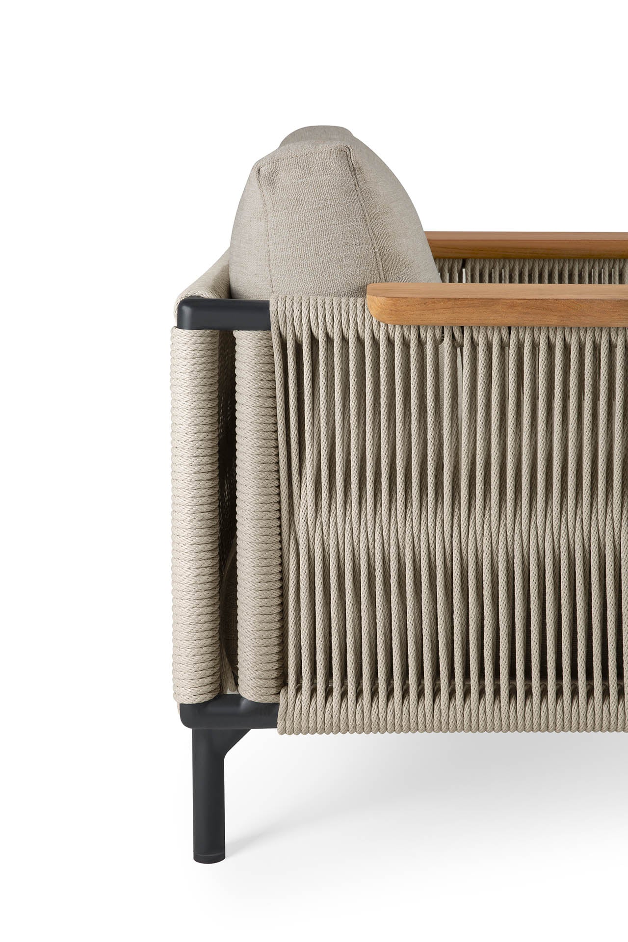 Corbey-outdoor-lounge-chair-aluminium-black-Oyster-fabric-Goode-Studio