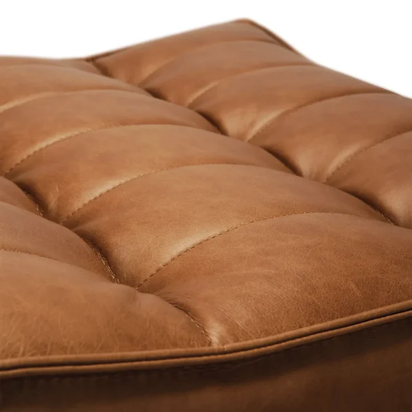 20081_N701_sofa_footstool_old_saddle_det01_cut_web