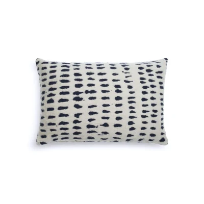 21061_White_Dots_cushion_Top_cut_web