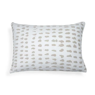 21101_white_dots_outdoor_cushion_front_cut_web